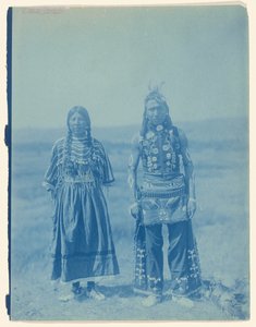 Piegan Mann und Frau af Edward S. Curtis