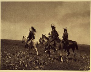 Et vellykket raid for heste. Apsaroke var en af de mest fremmede stammer at frygte, og deres historier om plyndring, mere eller mindre vigtige, tælles ikke længere. Foto taget fra bind 4 af encyklopædien udgivet af Edward S. Curtis (1868-1952) på t. af Edward Sheriff Curtis