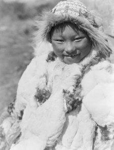 Eskimo-barn identificeret som Uyowutcha, sandsynligvis fra Nunivak Island, Alaska, ca. 1929 (s/h-foto)