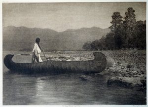 Indians of America: en indianer på en kanobåd i det sydlige Flathead Lake, Montana af Edward Sheriff Curtis