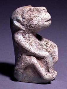 Bavianstatuette, fra Hierakonpolis-templet, hovedaflejring, tidlig dynastisk periode, 1.-2. dynasti (glaseret fajance) (se også 282581)
