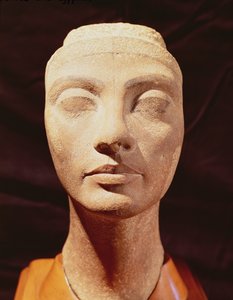 Et kongeligt hoved, muligvis af Nefertiti, fra Memphis, New Kingdom (kvartsit) (se også 158683)