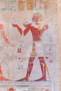 Basreliefbillede, der viser en farao, der ofrer, Hatshepsut-templet i Deir Al Bahari, Luxor, Egypten (foto) af Egyptian 18th Dynasty