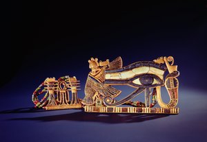 Djed søjle pectoral og wedjet eye pectoral, fra Tutankhamons grav (ca. 1370-1352 f.Kr.) New Kingdom (guld cloisonne med glaspasta) (se også 149410)