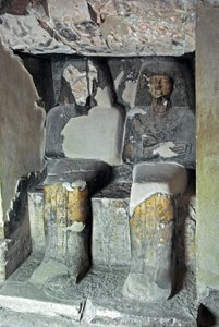 Ægyptisk antikvitet: skulpturer nær graven af Kha em Het (Khaemhat) inspektør af lofter og skriver ved hoffet til Amenophis III (TT57), der repræsenterer skriveren og Imhotep. 18. dynasti. 1530-1290 f.Kr. Vallee des Nobles. Luxor, Vestbredden, Egypten af Egyptian 18th Dynasty