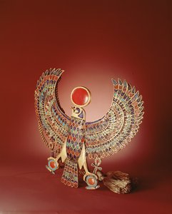 Falcon pectoral, fra Tutankhamons grav, New Kingdom (guld indlagt med lapis lazuli, turkis, karneol og glas)