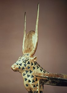 Begravelsessengehoved i form af den hellige ko, fra Tutankhamons grav (ca. 1370-52 f.Kr.) New Kingdom (forgyldt og stuk træ)