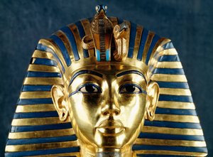 Tutankhamons gravmaske, Slagen guld, Keramik og halvædelsten, Fra faraos grav, Theben, Egypten, Detalje, Guldsmedekunst, Egyptisk civilisation, Ny Rige, Dynasti XVIII af Egyptian 18th Dynasty