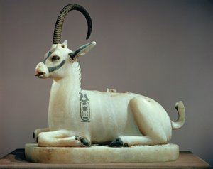 Låg på en ung krukke i form af en stenbuk, fra Tutankhamons grav (ca. 1370-52 f.Kr.) New Kingdom (malet alabast)