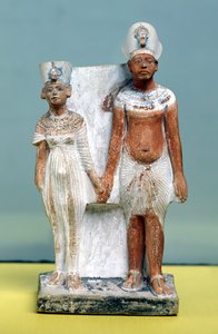 Statuette af Amenophis IV (Akhenaten) og Nefertiti, fra Tell el-Amarna, Amarna-perioden, New Kingdom, 1353-1337 f.Kr. (malet kalksten) (se også 50764)