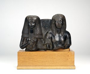 Statuette af militærofficeren Huy og hans kone Nay, sangerinde fra Amun, New Kingdom (steatit) af Egyptian 18th Dynasty