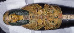 Indvendigt låg af mumien af Nesyamun, muligvis fundet i Deir El-Bahri, New Kingdom, ca. 1100 f.Kr. (malet træ) (detalje af 308052) af Egyptian 20th Dynasty