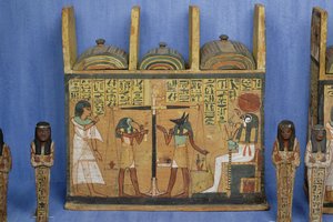 Ushabti kiste med en scene af psykostase, tredje mellemperiode (malet træ)