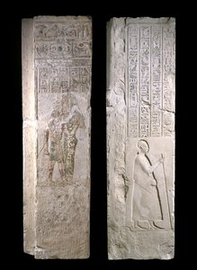 Dørkarmen viser kong Nectanebo I, der bliver plejet af Hathor, 380-343 f.Kr., sen periode (kalksten)