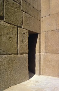 Granitmur fra daltemplet i Khafre, Old Kingdom