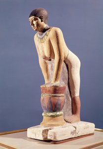 Model af en kvinde, der laver øl, Old Kingdom (polykrom sten)