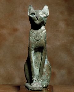 Egyptisk antikvitet: gudindekatten Bastet. Bronze skulptur. Torino, egyptisk museum - egyptiske antikviteter: gudinden Bastet kat. Bronze skulptur. Egyptisk museum, Torino, Italien