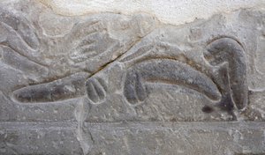 Bunker af mandlige kønsdele skåret af fjenden, Horus-templet, Edfu af Egyptian Egyptian