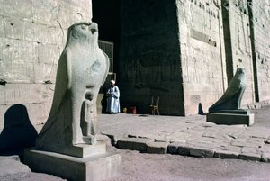 Indgang til Horus-templet af Egyptian Ptolemaic Period