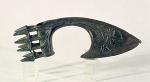 Økseblad, der forestiller en bueskytte, muligvis fra Lorestan, Iran, slutningen af 2. eller begyndelsen af 1. årtusinde f.Kr. (bronze) af Elamite