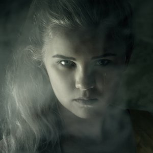 Grevinden, 2015 (silketryk) af Elinleticia Högabo