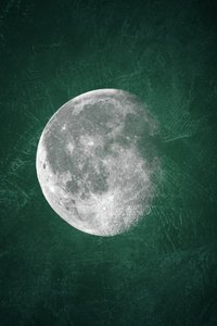 Moody Green Moon af Ema Paraschiv