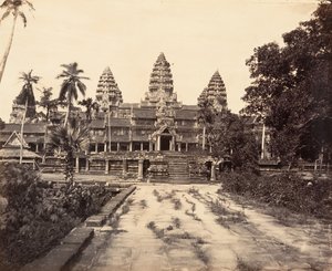 Vestfacade af den store pagode, 1866. af Emile Gsell