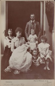 Albert Edward og prinsesse Alexandra med deres familie af English Photographer