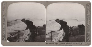 En spændende jagt. Britiske destroyere på sporet af en tysk ubåd (stereoskopisk print) af English Photographer