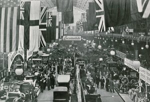 Automobiludstilling i Landbrugshallen af English Photographer
