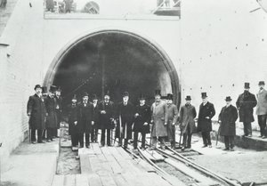 Blackwall Tunnel: inspektion af den undervandige del af dignitærer, 1895 af English Photographer
