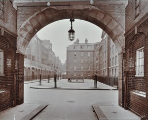 Bourne Estate: Kirkeby Buildings, London af English Photographer
