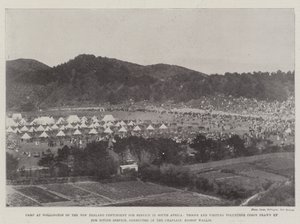 Lejr i Wellington af det New Zealandske kontingent for tjeneste i Sydafrika, tropper og besøgende frivillige korps udarbejdet til gudstjeneste, ledet af kapellanen, biskop Wallis af English Photographer