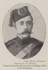 Kaptajn F E Bishop, kommanderende for Haussas