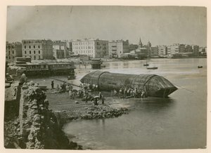Cleopatras Needle forlader Alexandria af English Photographer