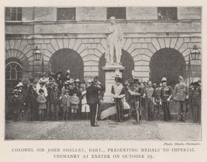 Oberst Sir John Shelley, Baronet, overrækker medaljer til Imperial Yeomanry i Exeter den 25. oktober af English Photographer