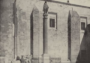 Søjle og statue af jomfruen, Nazareth, nær stedet for Josefs og Marias hjem af English Photographer