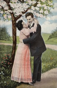 Par, der omfavner under et blomstrende træ (chromolitho) af English Photographer