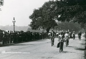 Cykling i Hyde Park, ca 1895 af English Photographer