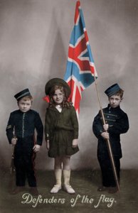 Defenders of the Flag, tre børn i uniform med Union Jack (foto) af English Photographer