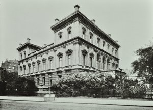 Dorchester House, Park Lane, Westminster LB, 1896 af English Photographer