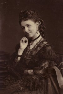 E. Albani af English Photographer