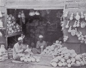 Egypten: Araber, der sælger renner, vandkølere (s/h foto) af English Photographer