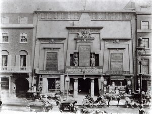 Egyptian Hall, Piccadilly 1895 af English Photographer
