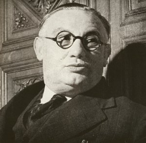 Ernest Bevin, portræt, ca. 1940 (s/h foto) af English Photographer