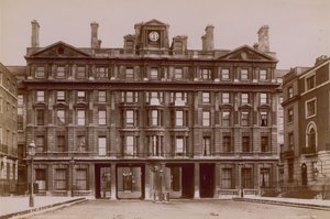 Euston Hotel, London, syd for af English Photographer