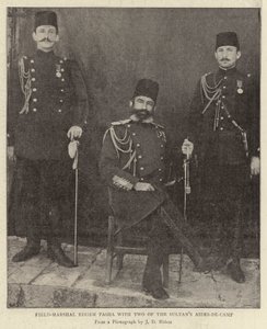 Feltmarskal Edhem Pasha med to af sultanerne Aides-de-Camp af English Photographer