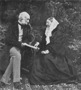 Florence Nightingale og Sir Harry Verney på græsplænen ved Claydon House, 1889 af English Photographer