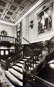 Grand Staircase ombord på HMS Homeric af English Photographer