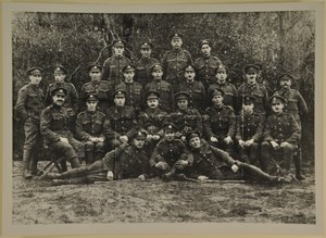 Gruppeportræt, muligvis Leicester Royal Horse Artillery, 1914-15 af English Photographer